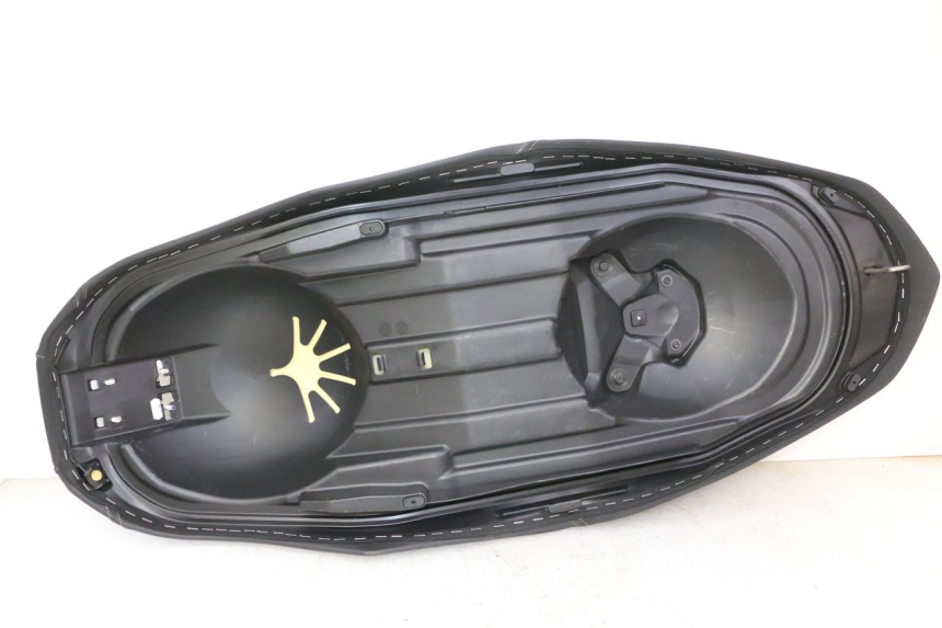 photo de SELLE YAMAHA XMAX X-MAX 125 (2021 - 2025) - Zoom composants