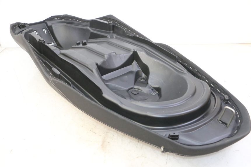 photo de SELLE YAMAHA XMAX X-MAX 125 (2021 - 2025) - Autre angle de vue