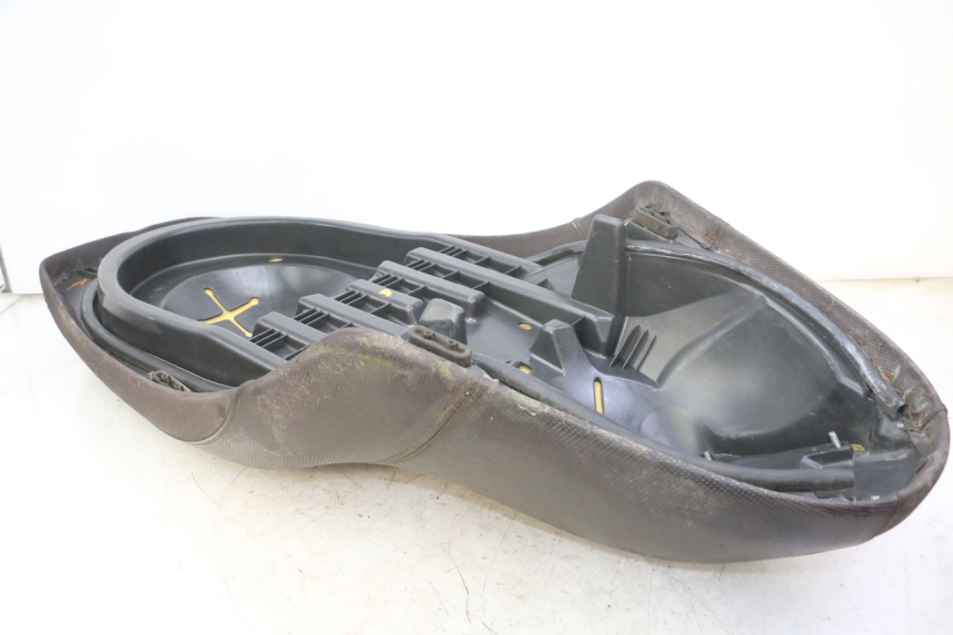 photo de SELLE YAMAHA X-MAX XMAX 250 (2006 - 2009) - État de surface