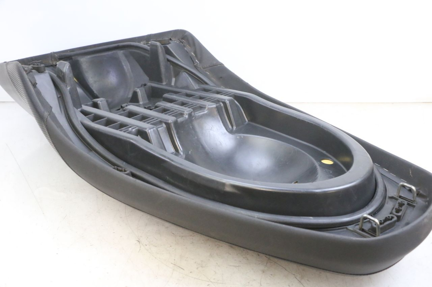 photo de SELLE YAMAHA XMAX X-MAX 125 (2006 - 2009) - Détail de la pièce
