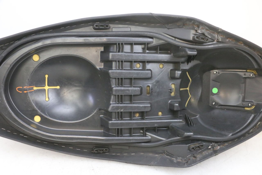 photo de SELLE YAMAHA XMAX X-MAX 125 (2006 - 2009) - Vue rapprochée