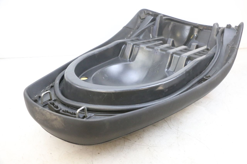 photo de SELLE YAMAHA XMAX X-MAX 125 (2006 - 2009) - Gros plan technique