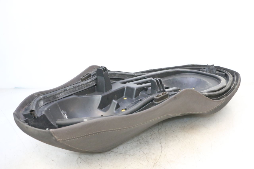 photo de SELLE YAMAHA X-MAX XMAX 125 (2010 - 2013) - Points de fixation