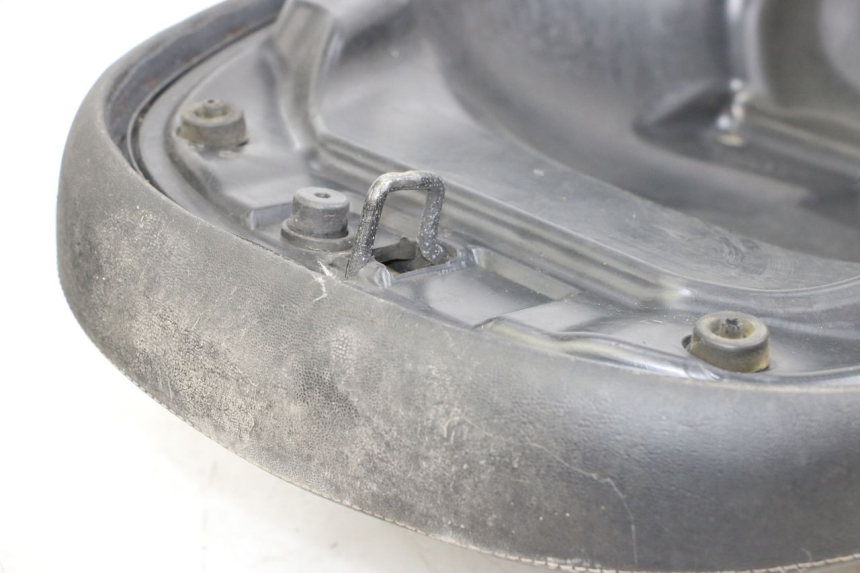 photo de SELLE PIAGGIO X10 125 (2012 - 2017) - Marquages et références