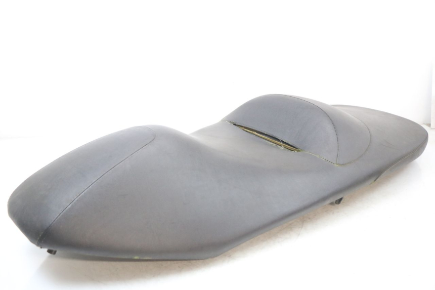 photo de SELLE PIAGGIO X10 125 (2012 - 2017) - Gros plan technique