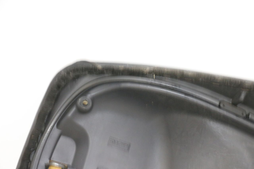 photo de SELLE PIAGGIO X8 125 (2004 - 2007) - Inspection visuelle