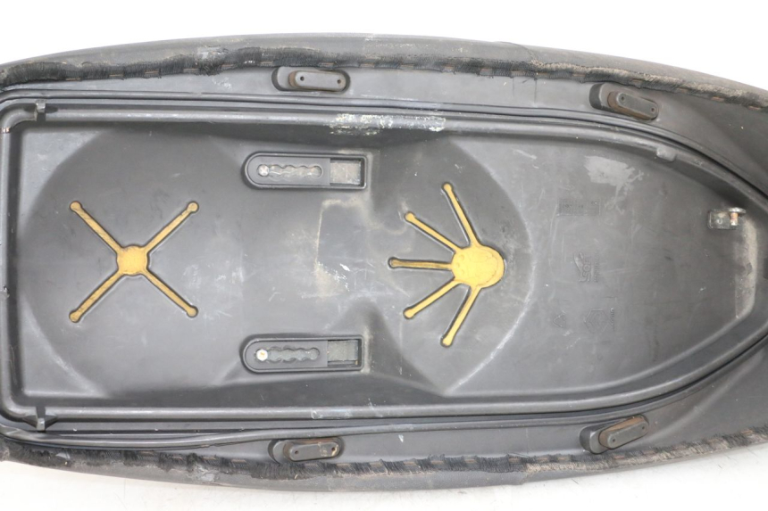 photo de SELLE PIAGGIO X9 125 (2000 - 2003) - Zoom composants