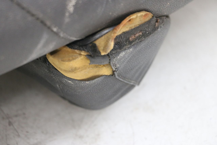 photo de SELLE PIAGGIO X9 125 (2000 - 2003) - Points de fixation