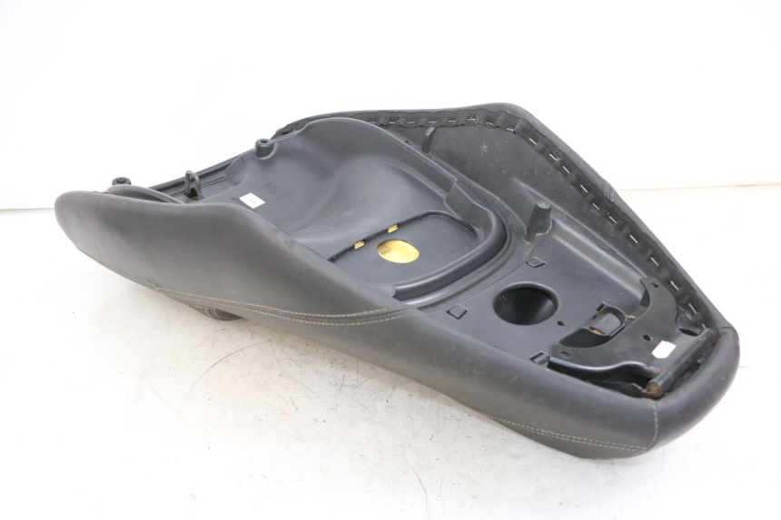 photo de SELLE PIAGGIO XEVO - X EVO 125 (2007 - 2017) - Autre angle de vue