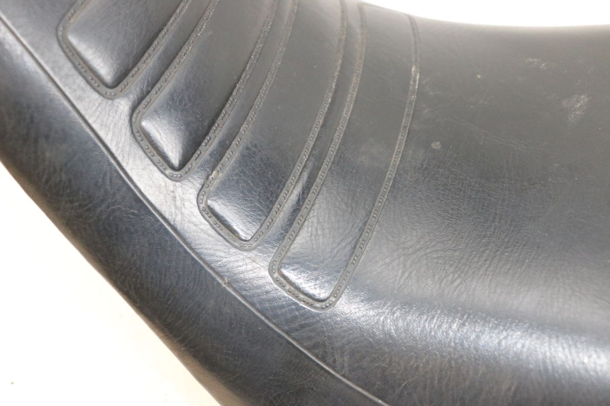 photo de SELLE YAMAHA XJ F 900 (1983 - 1994) - Détail de la pièce