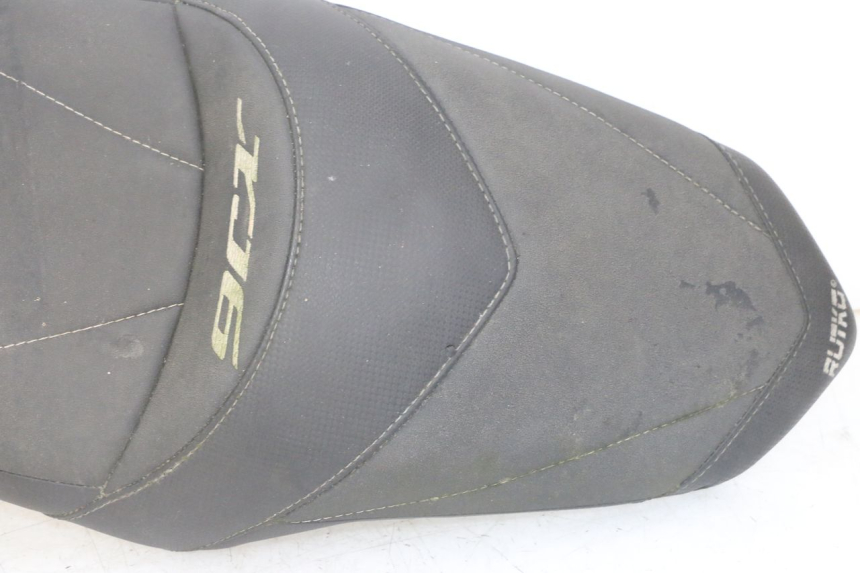 photo de SELLE YAMAHA XJ6 ABS 600 (2008 - 2016) - Détail de la pièce