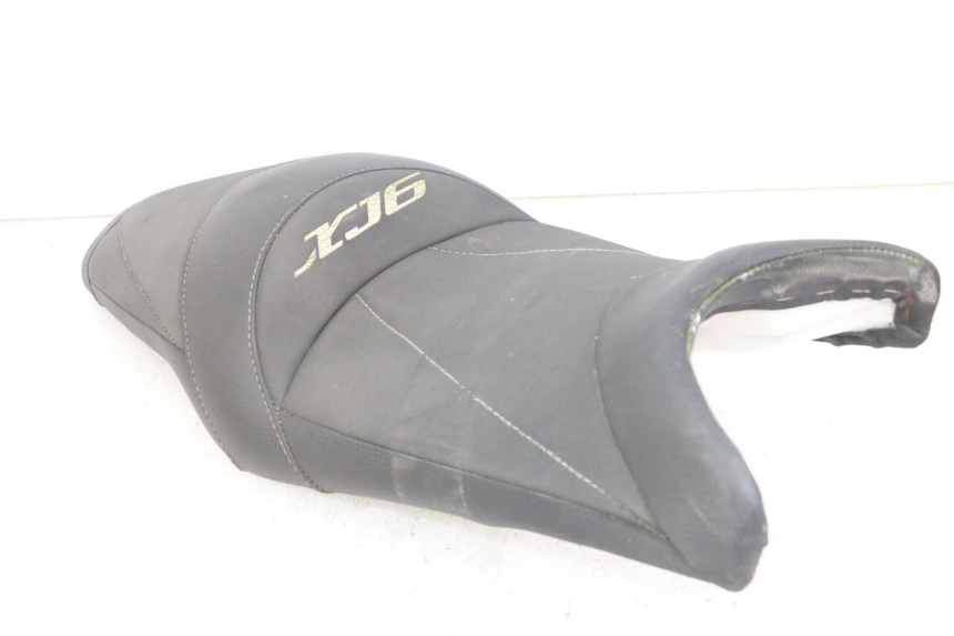 photo de SELLE YAMAHA XJ6 ABS 600 (2008 - 2016) - Zoom composants