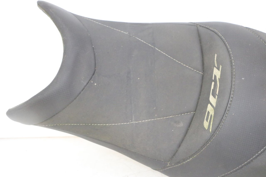 photo de SELLE YAMAHA XJ6 ABS 600 (2008 - 2016) - Zoom état d’usage
