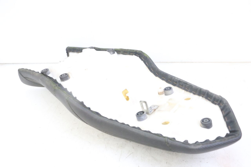 photo de SELLE YAMAHA XJ6 ABS 600 (2008 - 2016) - Autre angle de vue