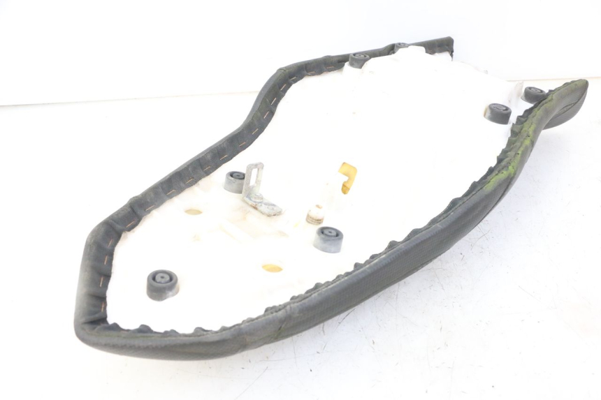 photo de SELLE YAMAHA XJ6 ABS 600 (2008 - 2016) - Gros plan technique