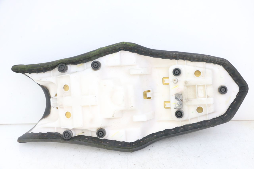 photo de SELLE YAMAHA XJ6 ABS 600 (2008 - 2016) - Marquages et références