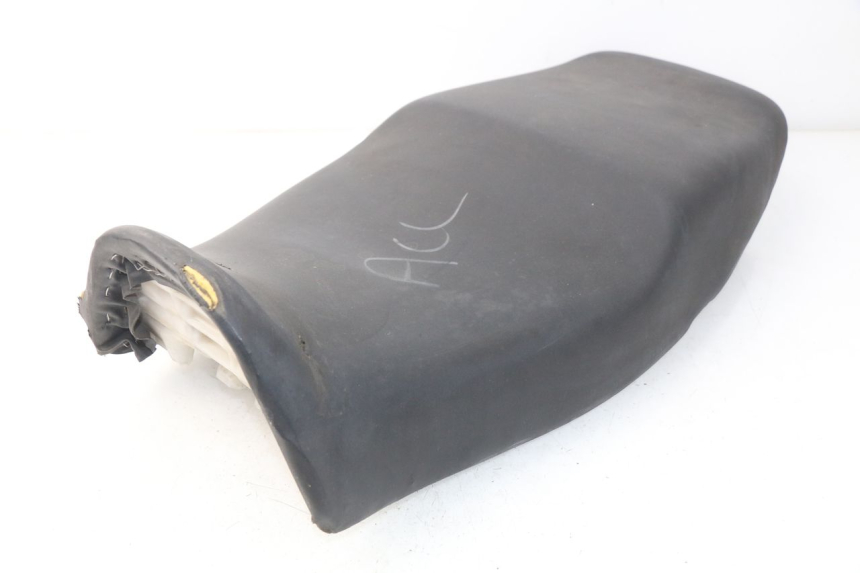 photo de SELLE YAMAHA XJ600 XJ DIVERSION 600 (1992 - 1997) - Détail de la pièce