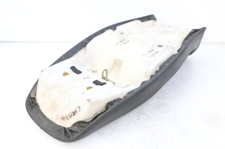 photo de SELLE YAMAHA XJN DIVERSION 600 (2000 - 2003) - Gros plan technique