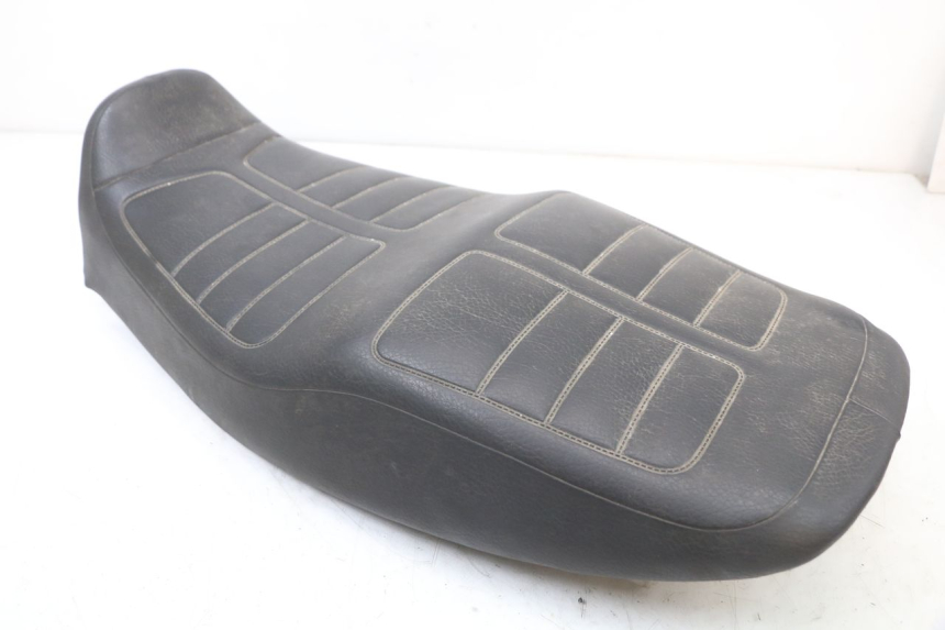 photo de SELLE YAMAHA XJS DIVERSION 600 (1997 - 1999) - Vue d’ensemble