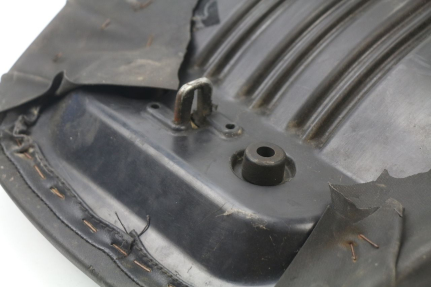 photo de SELLE HONDA XLV TRANSALP 650 (2005 - 2007) - Points de fixation