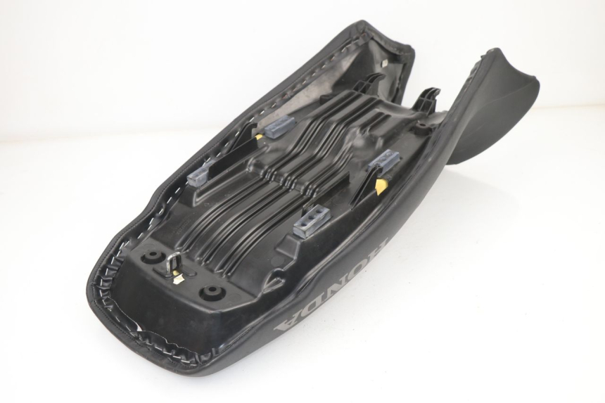 photo de SELLE HONDA XLV VARADERO 125 (2000 - 2006) - Autre angle de vue