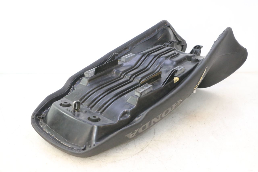 photo de SELLE HONDA XLV VARADERO 125 (2007 - 2012) - Gros plan technique