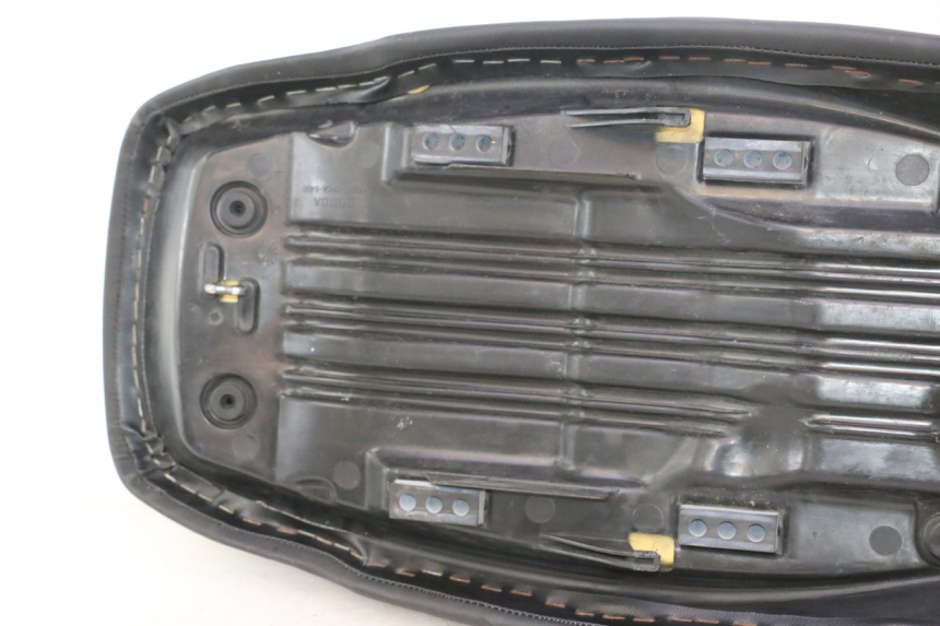 photo de SELLE HONDA XLV VARADERO 125 (2007 - 2012) - État de surface