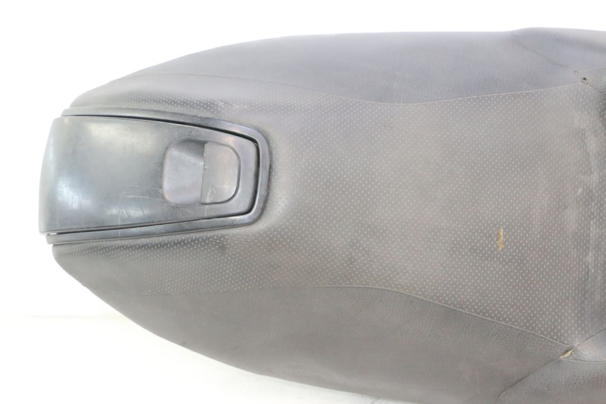 photo de SELLE YAMAHA XP T-MAX ABS 500 (2005 - 2005) - Vue rapprochée