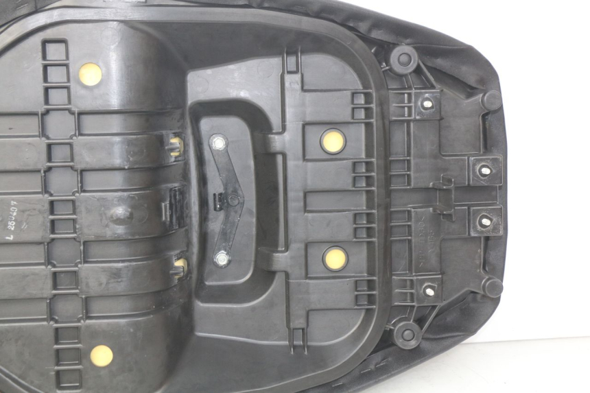 photo de SELLE YAMAHA XP T-MAX TMAX ABS 530 (2012 - 2015) - Zoom composants
