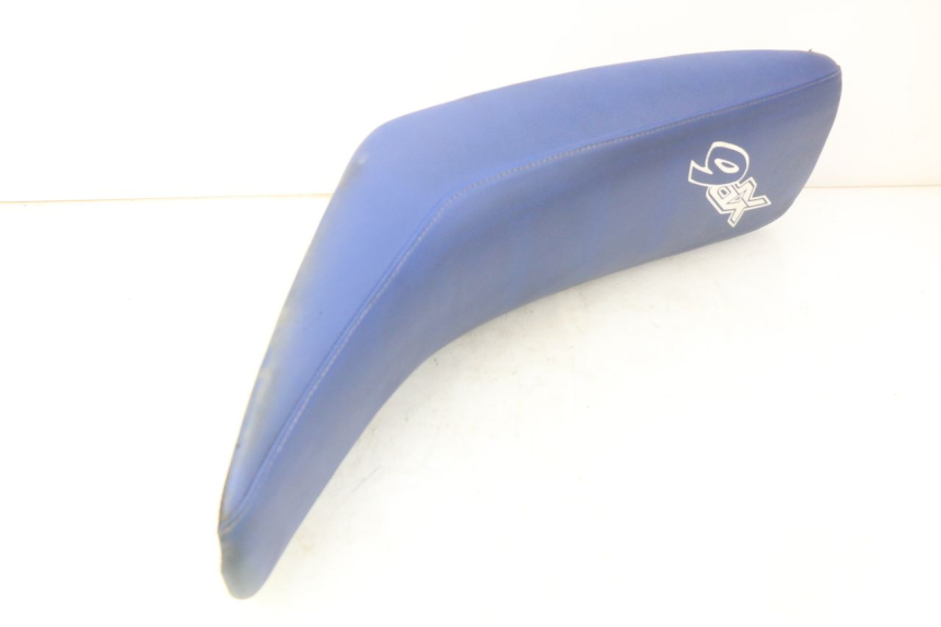 photo de SELLE PEUGEOT XP6 50 (1997 - 2003) - Marquages et références