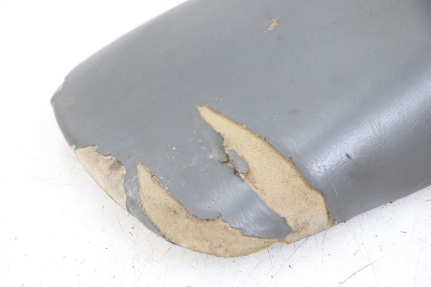 photo de SELLE PEUGEOT XP6 50 (1997 - 2003) - Photo complémentaire