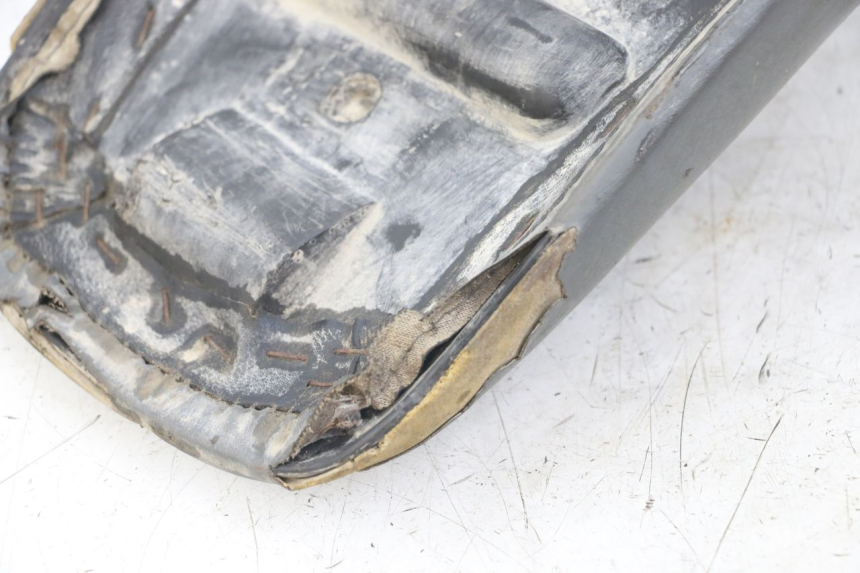 photo de SELLE PEUGEOT XP6 50 (1997 - 2003) - Autre angle de vue