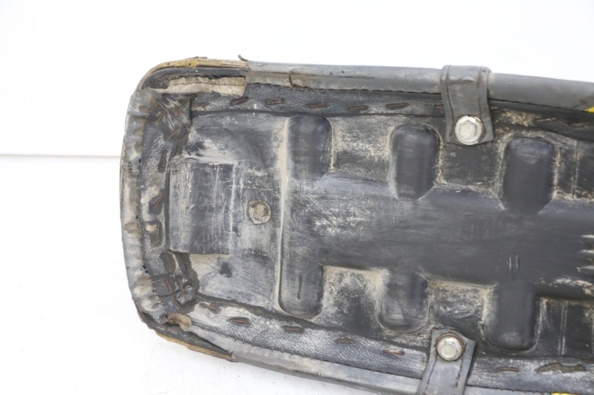 photo de SELLE PEUGEOT XP6 50 (1997 - 2003) - Points de fixation