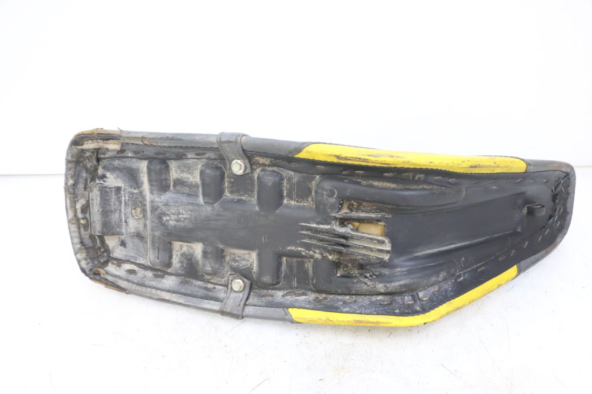 photo de SELLE PEUGEOT XP6 50 (1997 - 2003) - État de surface