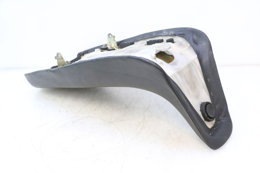 photo de SELLE HONDA XRV AFRICA TWIN 750 (1990 - 1992) - Zoom état d’usage