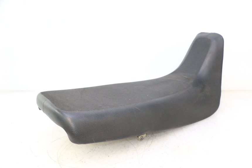 photo de SELLE HONDA XRV AFRICA TWIN 750 (1990 - 1992) - État de surface