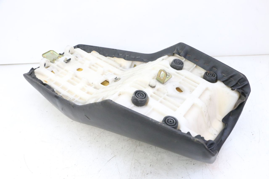 photo de SELLE YAMAHA FZS FAZER 600 (2001 - 2003) - Zoom état d’usage