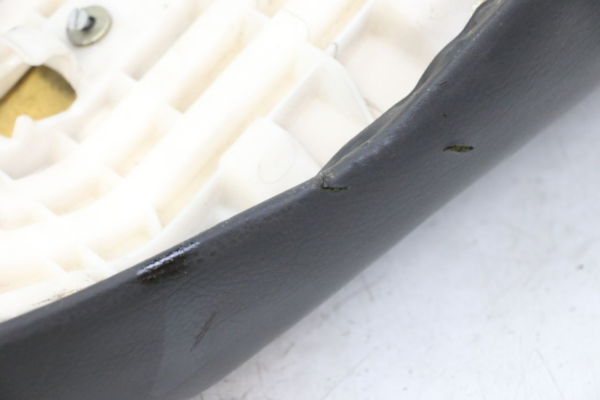 photo de SELLE YAMAHA FZS FAZER 600 (2001 - 2003) - Gros plan technique