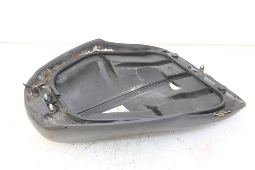 photo de SELLE YAMAHA NEOS NEO'S 4T 50 (2008 - 2016) - Points de fixation