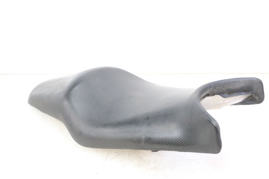 photo de SELLE YAMAHA XJ6 600 (2008 - 2016) - Gros plan technique