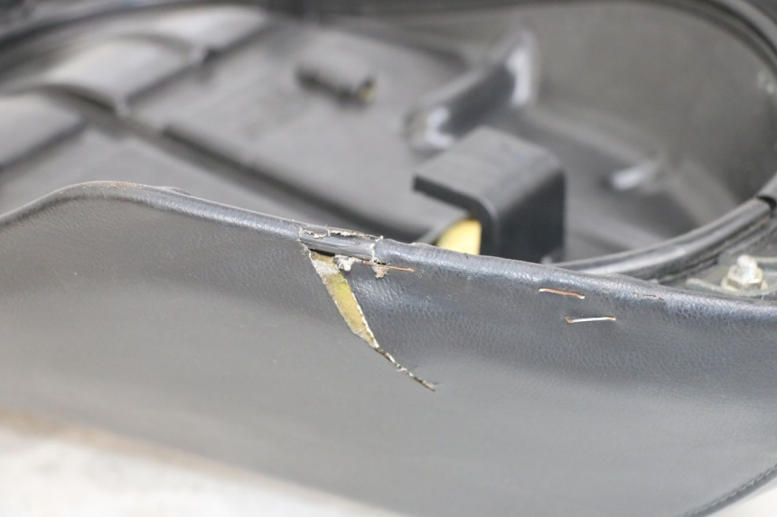 photo de SELLE YAMAHA YN NEO'S 50 (1997 - 2004) - Zoom état d’usage