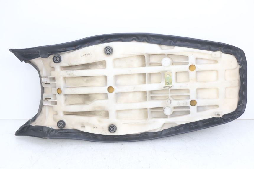 photo de SELLE YAMAHA YZF R THUNDERCAT 600 (1996 - 2003) - Détail de la pièce