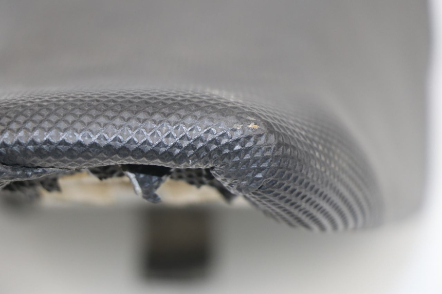 photo de SELLE YAMAHA YZF YZ-F 450 (2006 - 2009) - Détail de la pièce