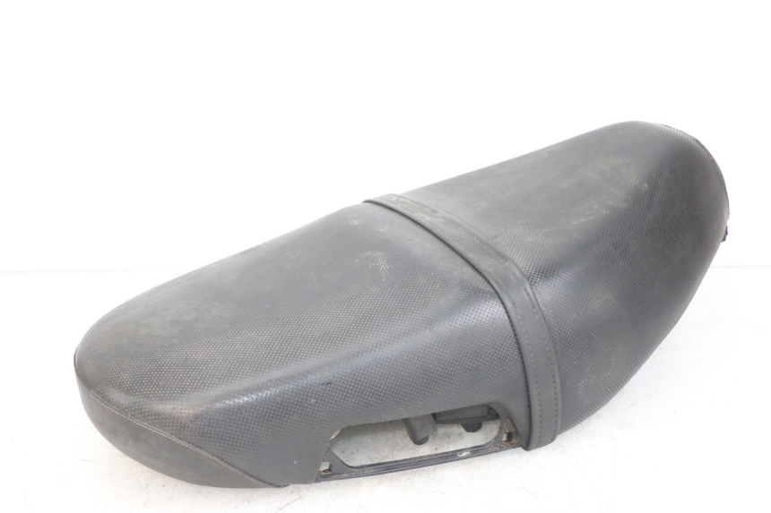 photo de SELLE PIAGGIO ZIP RST 50 (1996 - 1998) - Gros plan technique