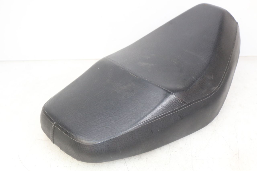 photo de SELLE UNIVERSAL BIKE ZN50QT-11B 50 (2018 - 2021) - Zoom composants