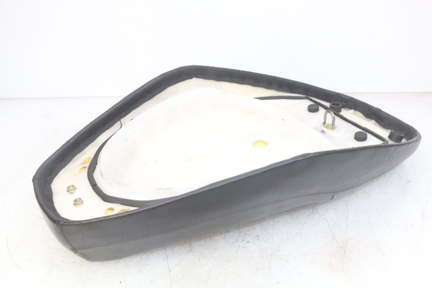 photo de SELLE UNIVERSAL BIKE ZN50QT-11B 50 (2018 - 2021) - Autre angle de vue