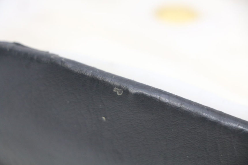 photo de SELLE UNIVERSAL BIKE ZN50QT-11B 50 (2018 - 2021) - Gros plan technique