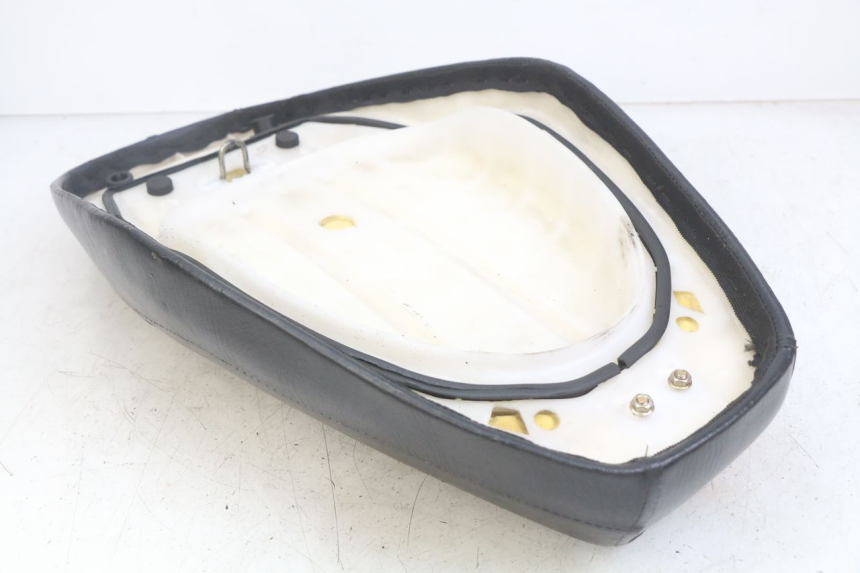 photo de SELLE UNIVERSAL BIKE ZN50QT-11B 50 (2018 - 2021) - Vue d’ensemble