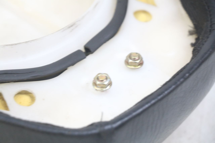 photo de SELLE UNIVERSAL BIKE ZN50QT-11B 50 (2018 - 2021) - Points de fixation