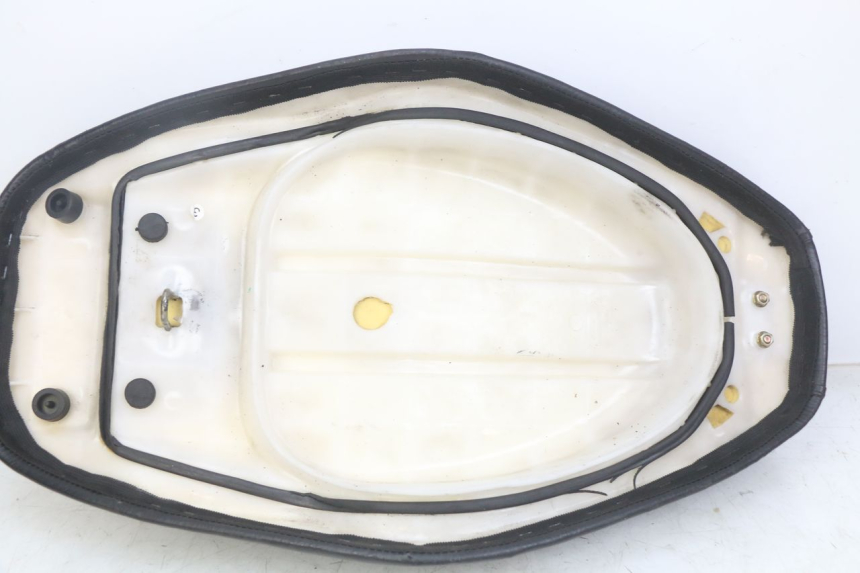 photo de SELLE UNIVERSAL BIKE ZN50QT-11B 50 (2018 - 2021) - État de surface